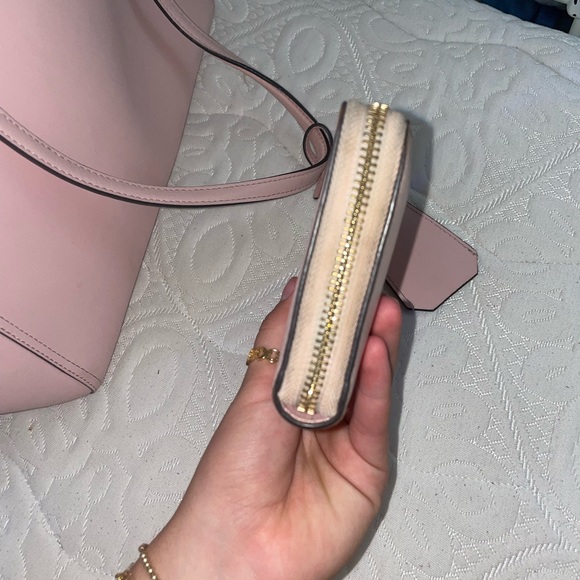 TORY BURCH PINK CONTINENTAL WALLET - Picture 5 of 6